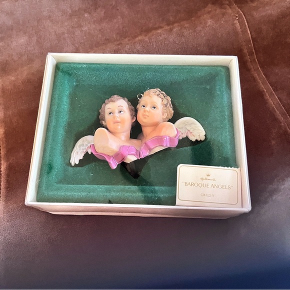 1983 Hallmark QX4229 "Baroque Angels" Ornament - Picture 3 of 9